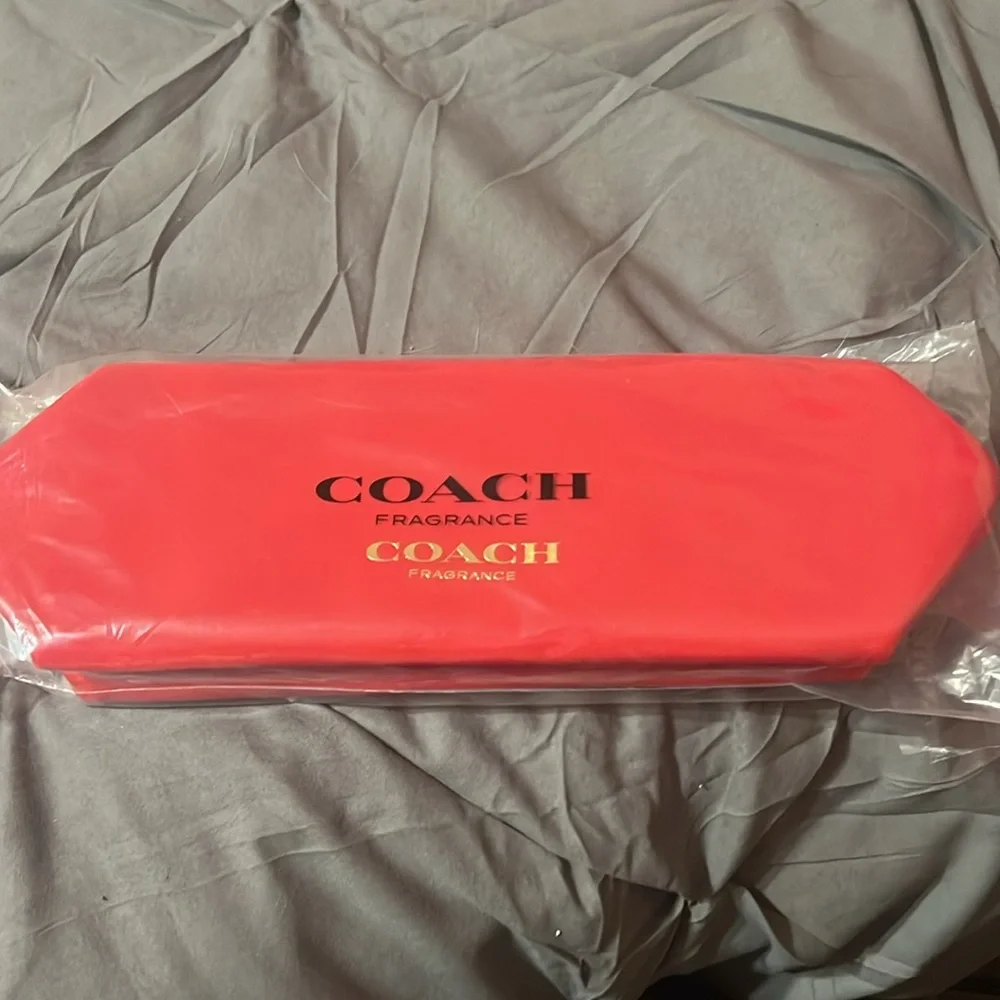 Red Coach Love Cosmetics Pouch Travel Case Makeup Bag Gold Heart Charm - Picture 2 of 3